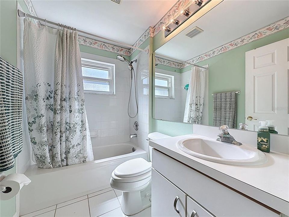 For Sale: $339,900 (2 beds, 2 baths, 1441 Square Feet)