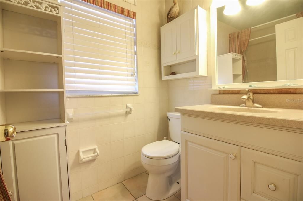 Active With Contract: $129,000 (1 beds, 1 baths, 669 Square Feet)