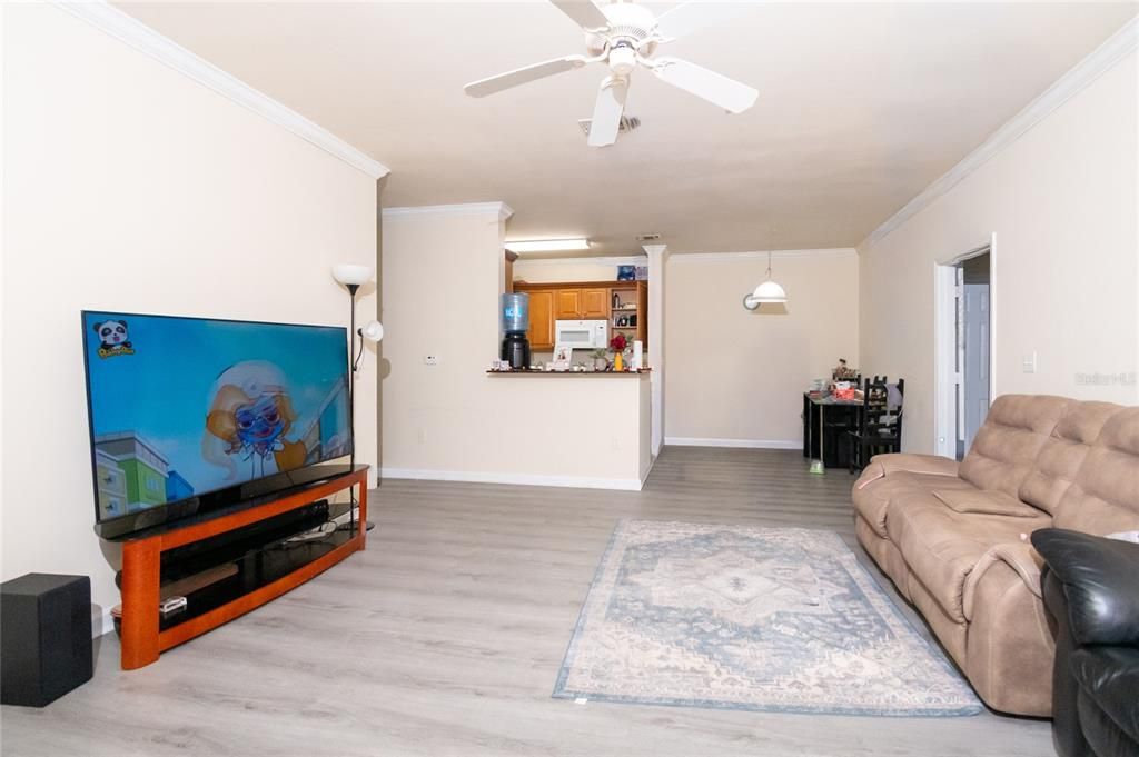 На продажу: $189,900 (2 спален, 2 ванн, 1205 Квадратных фут)