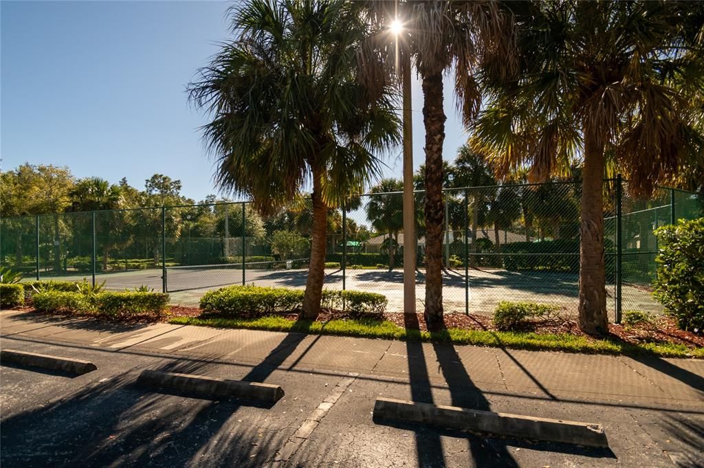 На продажу: $189,900 (2 спален, 2 ванн, 1205 Квадратных фут)