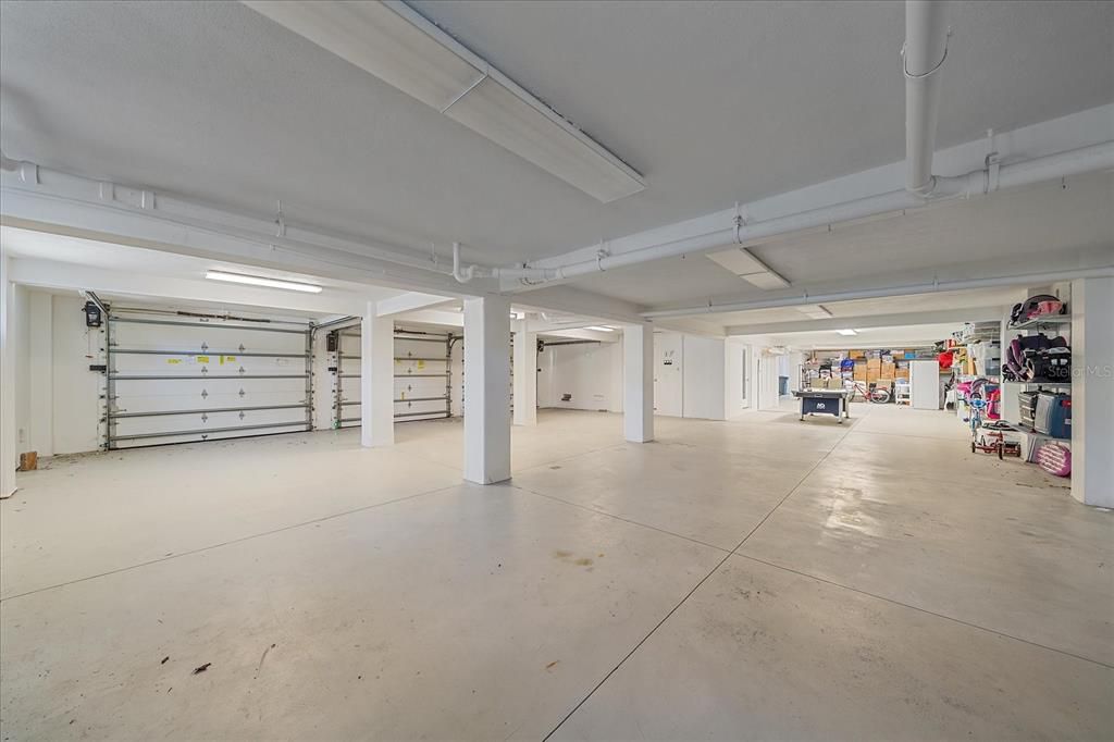 For Sale: $5,499,000 (6 beds, 5 baths, 7099 Square Feet)