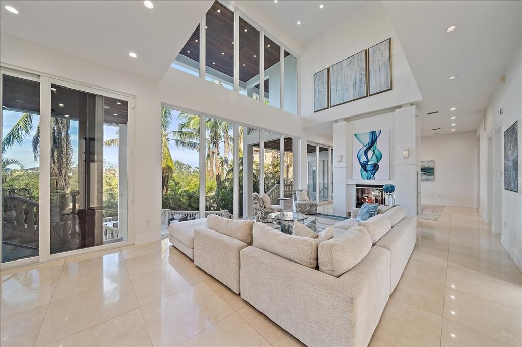 For Sale: $5,499,000 (6 beds, 5 baths, 7099 Square Feet)