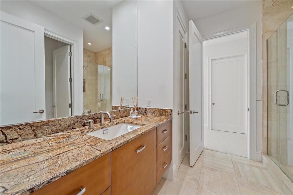 For Sale: $5,499,000 (6 beds, 5 baths, 7099 Square Feet)