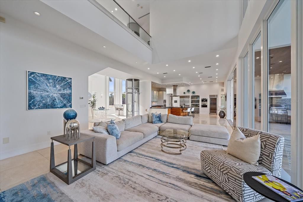 For Sale: $5,499,000 (6 beds, 5 baths, 7099 Square Feet)