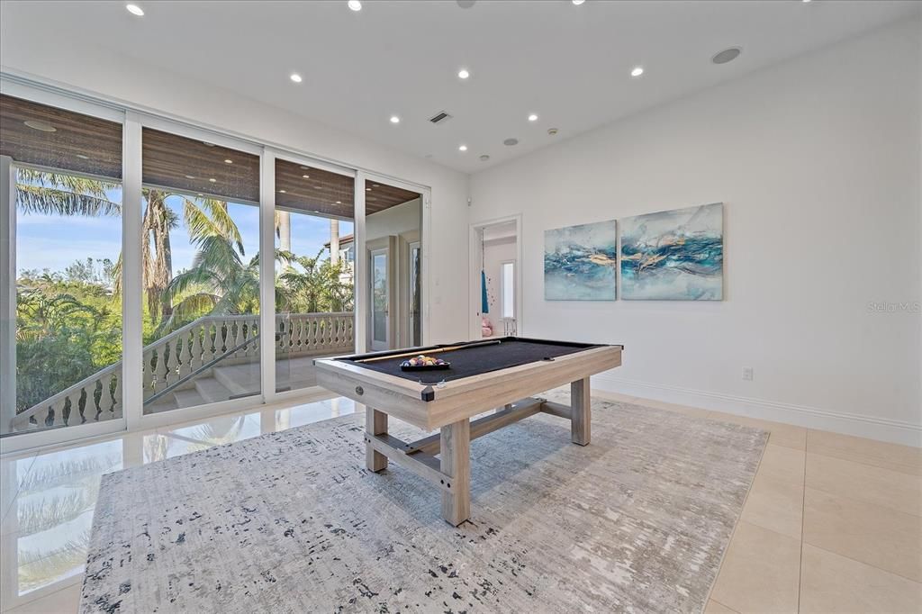 For Sale: $5,499,000 (6 beds, 5 baths, 7099 Square Feet)