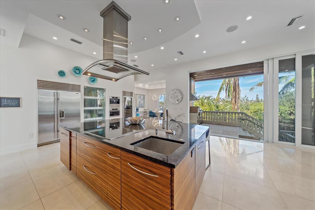 For Sale: $5,499,000 (6 beds, 5 baths, 7099 Square Feet)