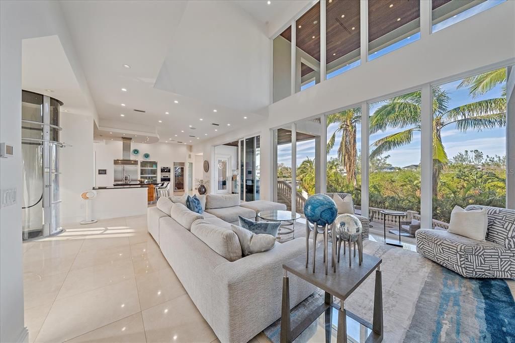 For Sale: $5,499,000 (6 beds, 5 baths, 7099 Square Feet)