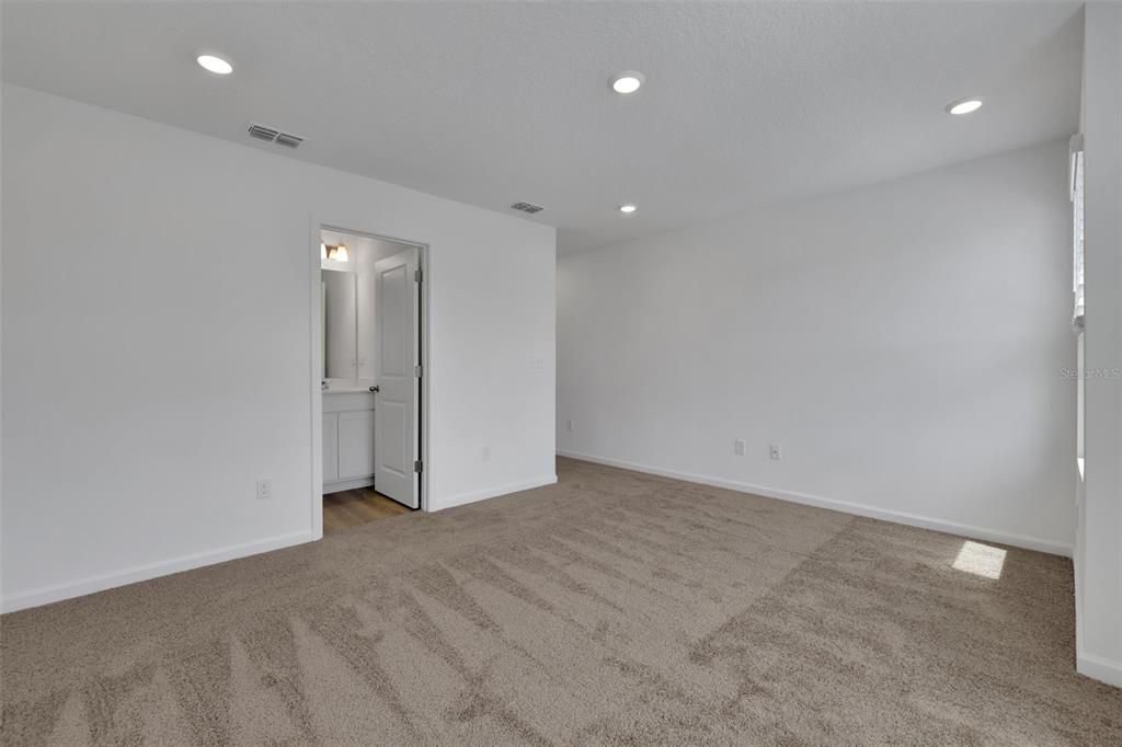 В аренду: $1,745 (4 спален, 2 ванн, 1554 Квадратных фут)