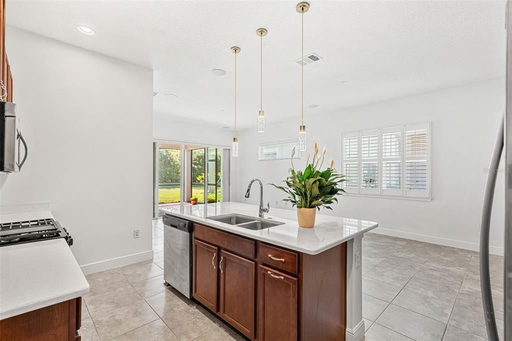 Activo con contrato: $289,900 (2 camas, 2 baños, 1346 Pies cuadrados)