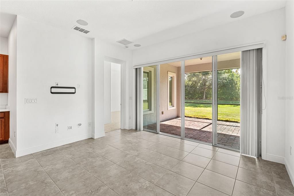 Activo con contrato: $289,900 (2 camas, 2 baños, 1346 Pies cuadrados)