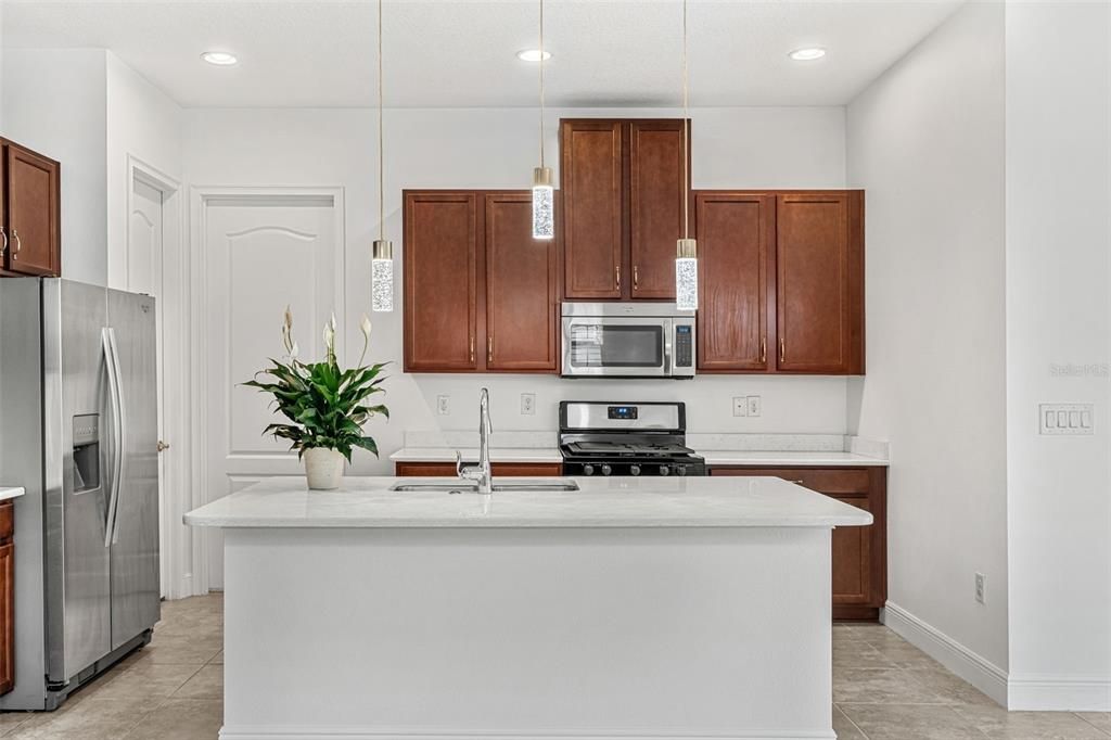 Activo con contrato: $289,900 (2 camas, 2 baños, 1346 Pies cuadrados)