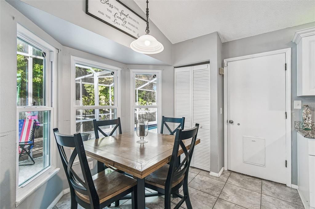 For Sale: $385,000 (3 beds, 2 baths, 1254 Square Feet)