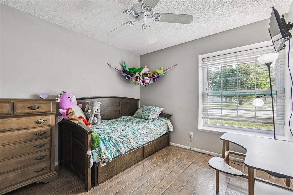 For Sale: $385,000 (3 beds, 2 baths, 1254 Square Feet)