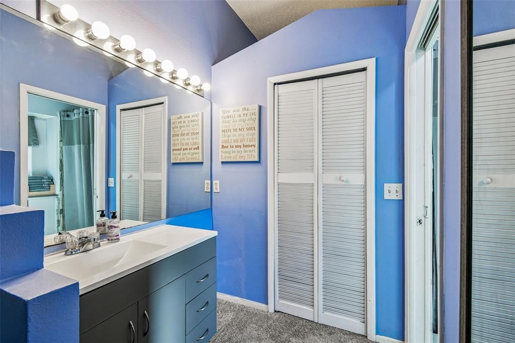 For Sale: $385,000 (3 beds, 2 baths, 1254 Square Feet)