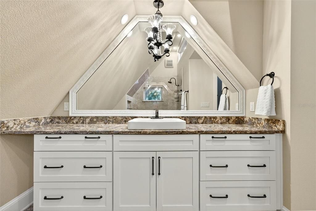 For Sale: $1,098,000 (3 beds, 3 baths, 2197 Square Feet)