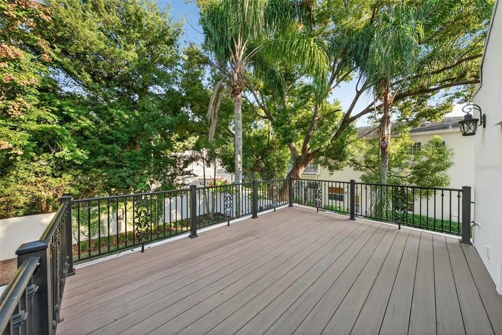 For Sale: $1,098,000 (3 beds, 3 baths, 2197 Square Feet)