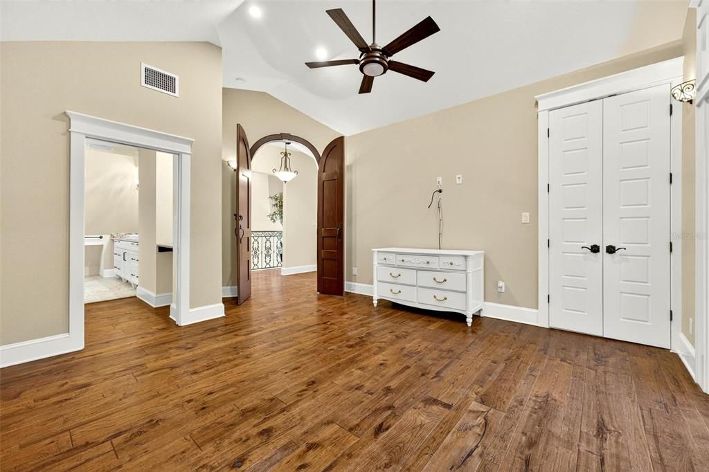 For Sale: $1,098,000 (3 beds, 3 baths, 2197 Square Feet)