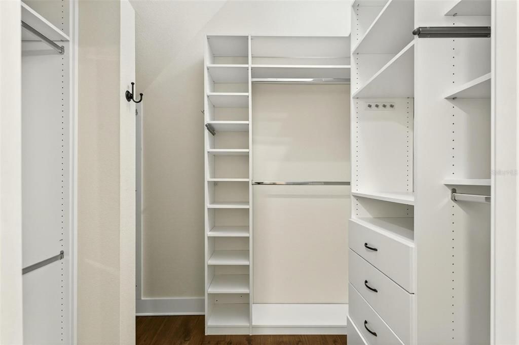 For Sale: $1,098,000 (3 beds, 3 baths, 2197 Square Feet)