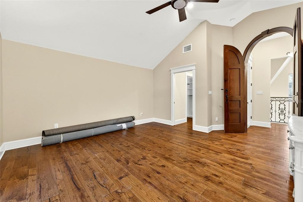 For Sale: $1,098,000 (3 beds, 3 baths, 2197 Square Feet)