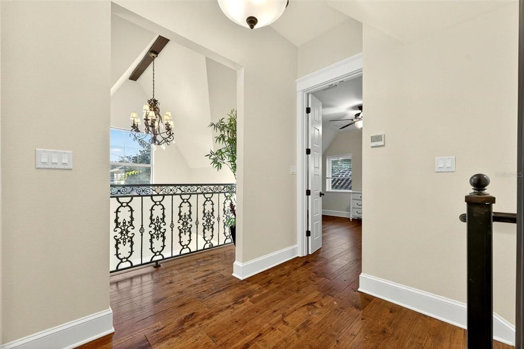 For Sale: $1,098,000 (3 beds, 3 baths, 2197 Square Feet)