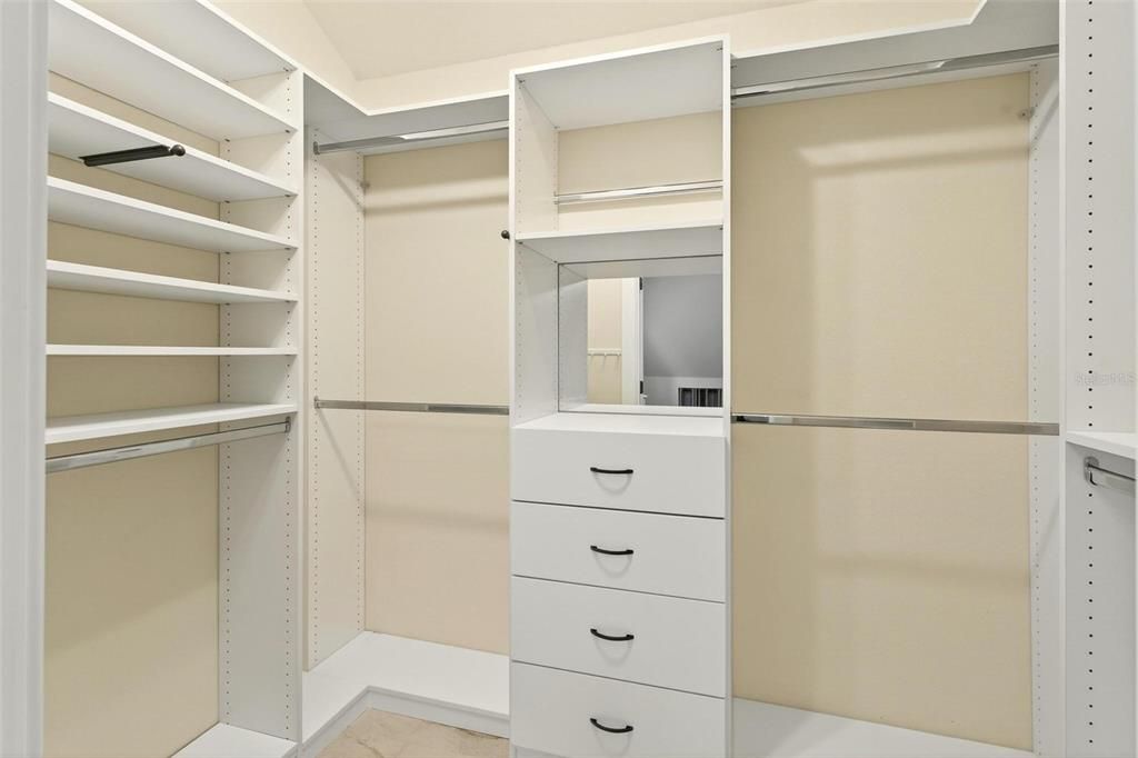 For Sale: $1,098,000 (3 beds, 3 baths, 2197 Square Feet)