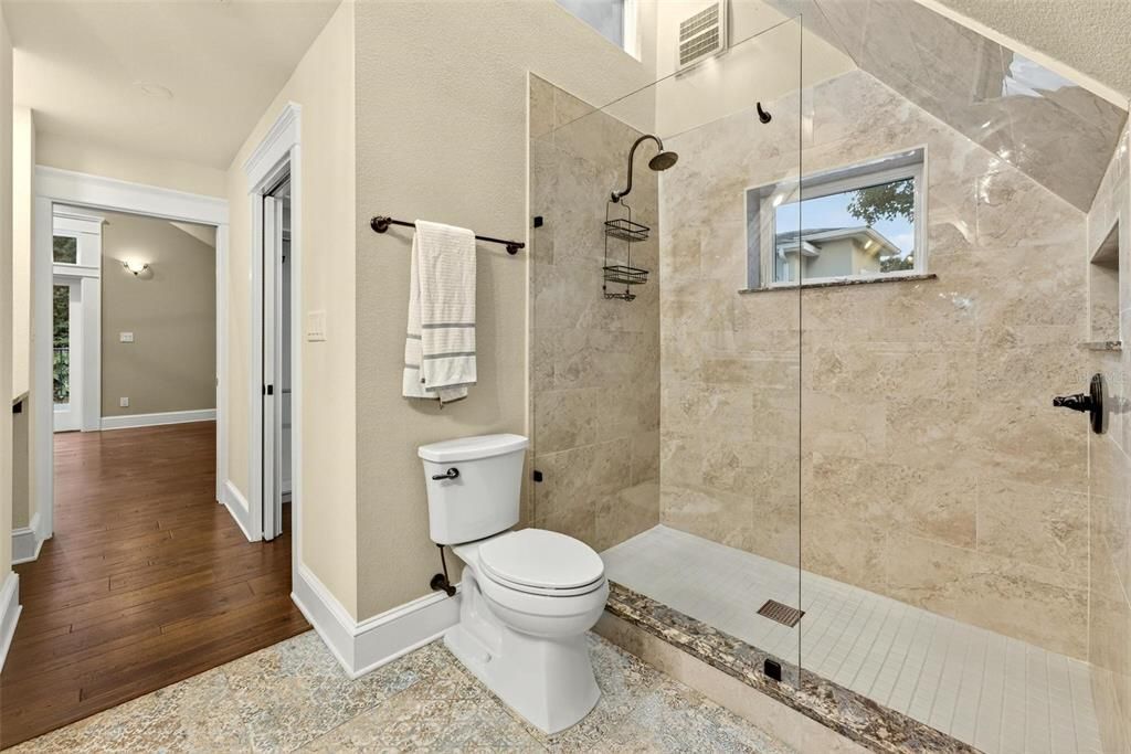 For Sale: $1,098,000 (3 beds, 3 baths, 2197 Square Feet)