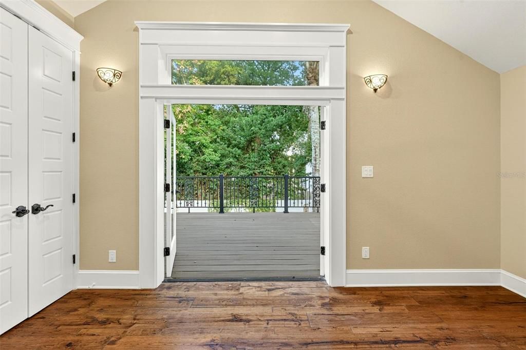 For Sale: $1,098,000 (3 beds, 3 baths, 2197 Square Feet)