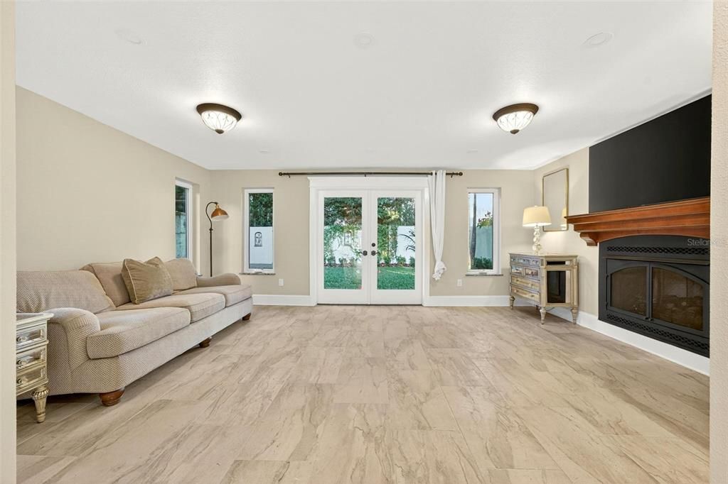 For Sale: $1,098,000 (3 beds, 3 baths, 2197 Square Feet)