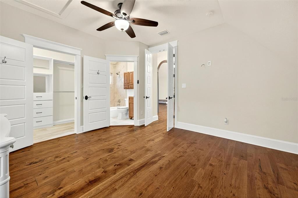 For Sale: $1,098,000 (3 beds, 3 baths, 2197 Square Feet)