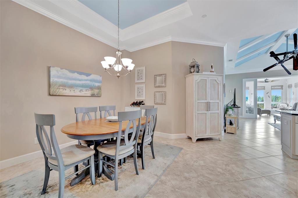 For Sale: $820,000 (3 beds, 3 baths, 1994 Square Feet)