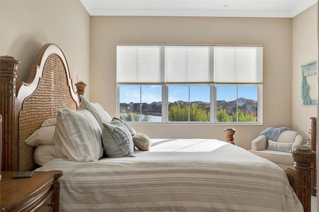 For Sale: $820,000 (3 beds, 3 baths, 1994 Square Feet)