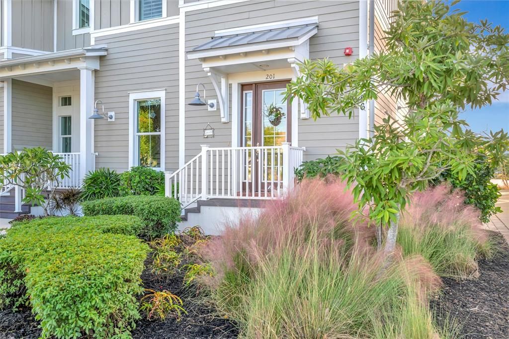 For Sale: $820,000 (3 beds, 3 baths, 1994 Square Feet)