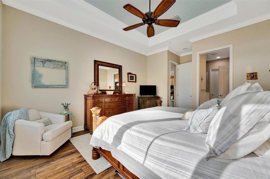 For Sale: $820,000 (3 beds, 3 baths, 1994 Square Feet)