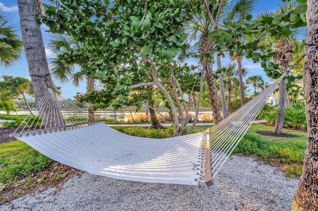 For Sale: $820,000 (3 beds, 3 baths, 1994 Square Feet)