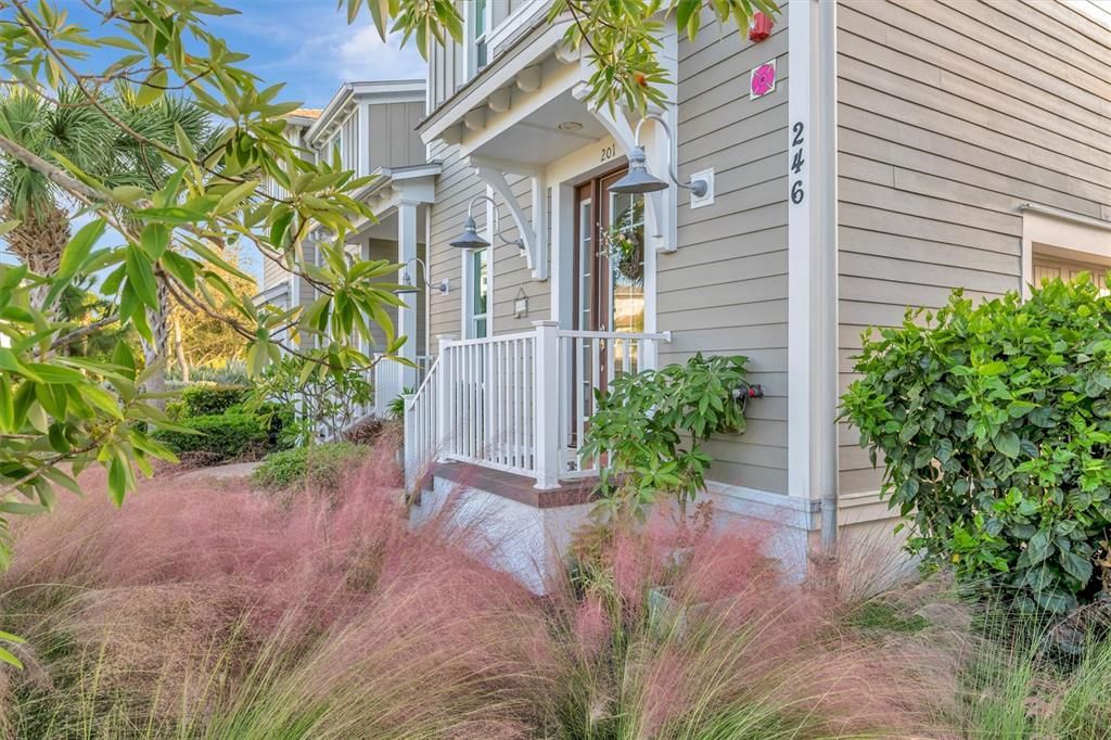 For Sale: $820,000 (3 beds, 3 baths, 1994 Square Feet)