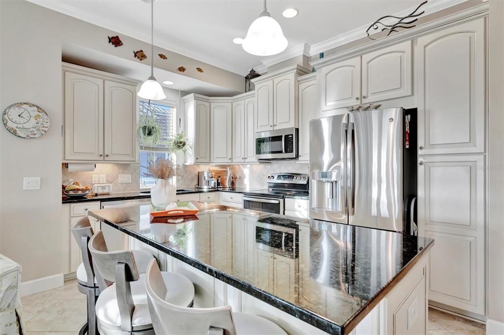 For Sale: $820,000 (3 beds, 3 baths, 1994 Square Feet)