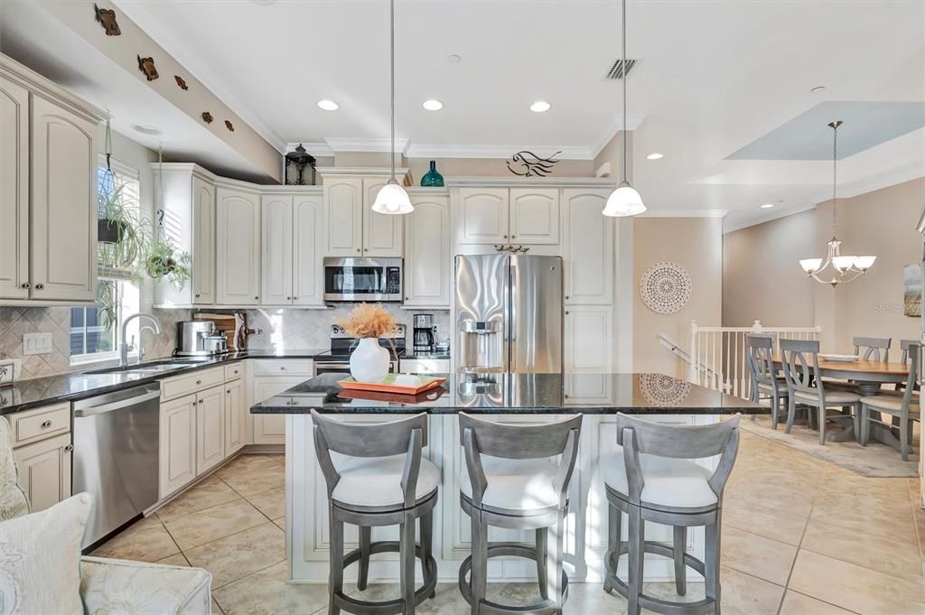 For Sale: $820,000 (3 beds, 3 baths, 1994 Square Feet)