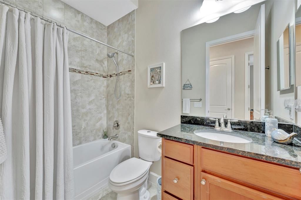 For Sale: $820,000 (3 beds, 3 baths, 1994 Square Feet)