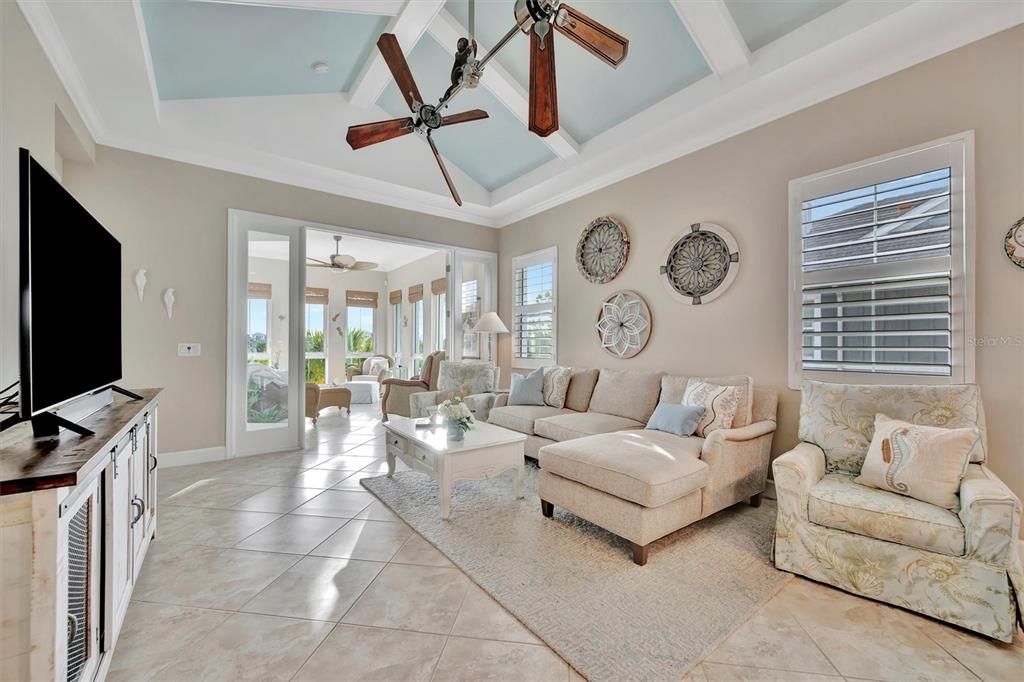 For Sale: $820,000 (3 beds, 3 baths, 1994 Square Feet)