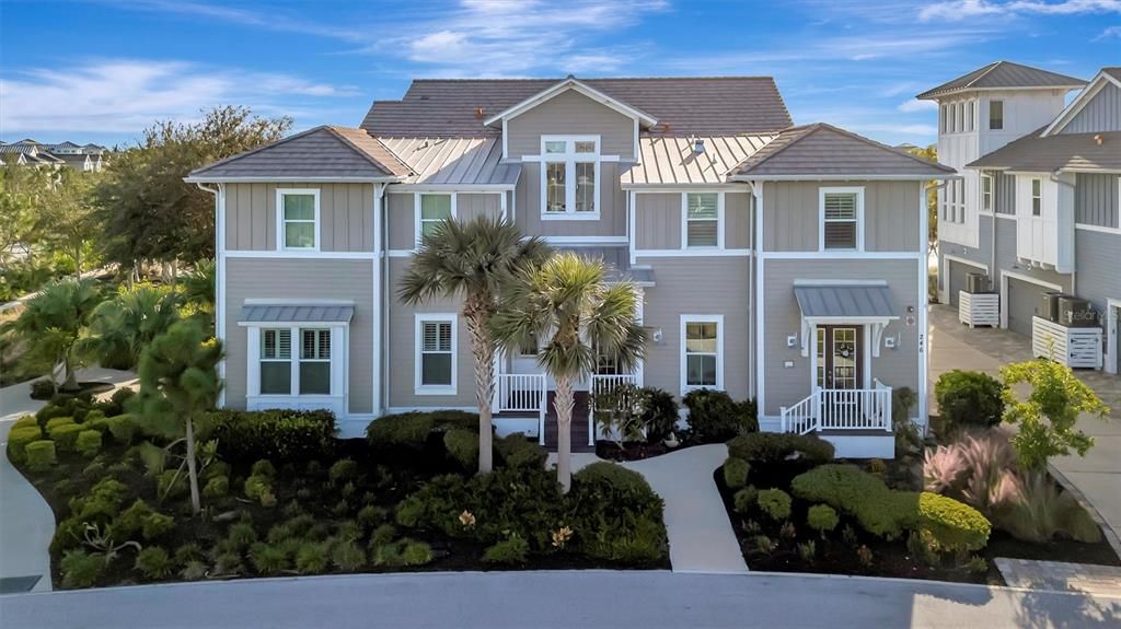 For Sale: $820,000 (3 beds, 3 baths, 1994 Square Feet)