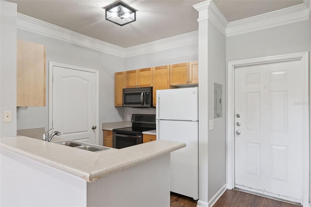 待售: $205,000 (1 贝兹, 1 浴室, 621 平方英尺)