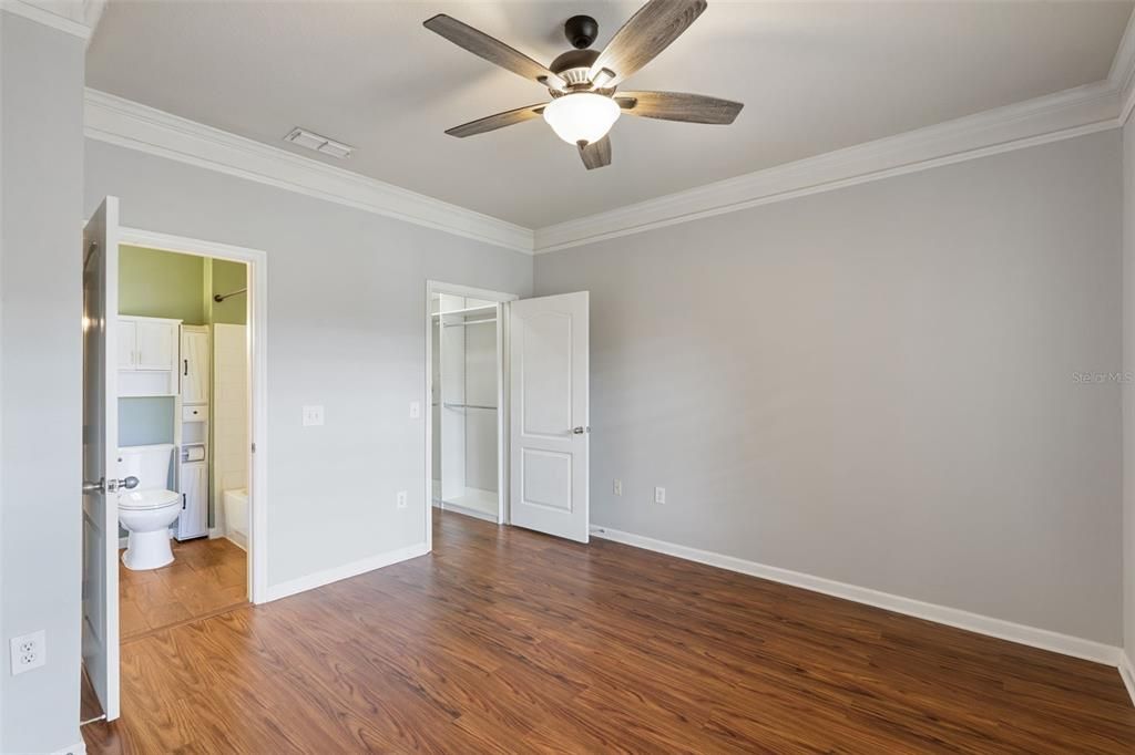 待售: $205,000 (1 贝兹, 1 浴室, 621 平方英尺)