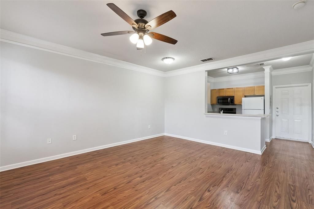 待售: $205,000 (1 贝兹, 1 浴室, 621 平方英尺)