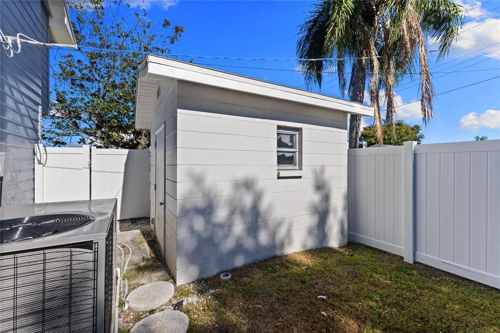 Active With Contract: $649,999 (5 beds, 3 baths, 2782 Square Feet)