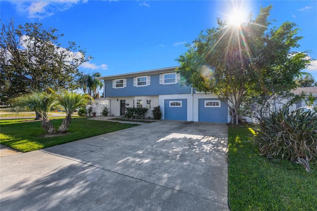 Active With Contract: $649,999 (5 beds, 3 baths, 2782 Square Feet)