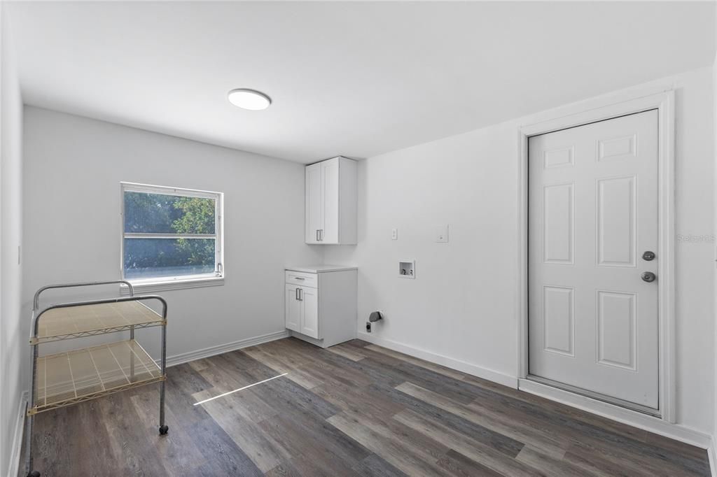 Active With Contract: $649,999 (5 beds, 3 baths, 2782 Square Feet)