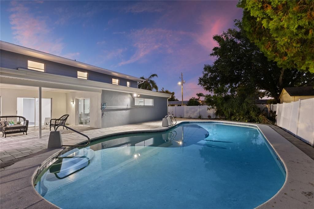 Active With Contract: $649,999 (5 beds, 3 baths, 2782 Square Feet)