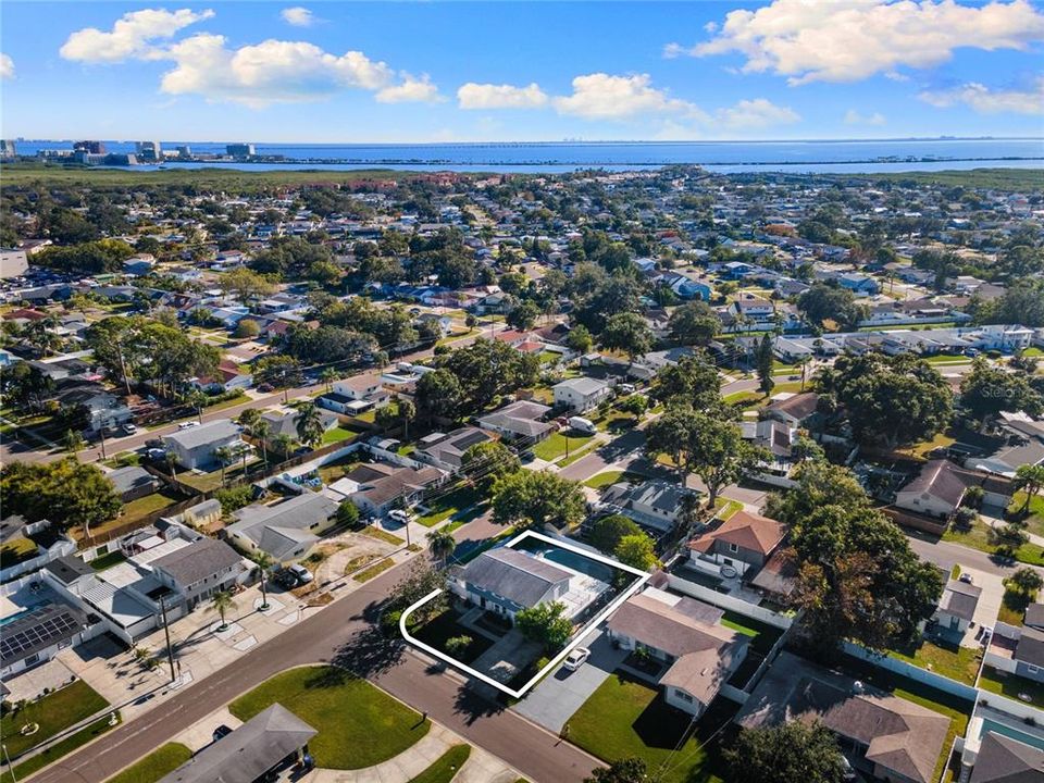 Active With Contract: $649,999 (5 beds, 3 baths, 2782 Square Feet)