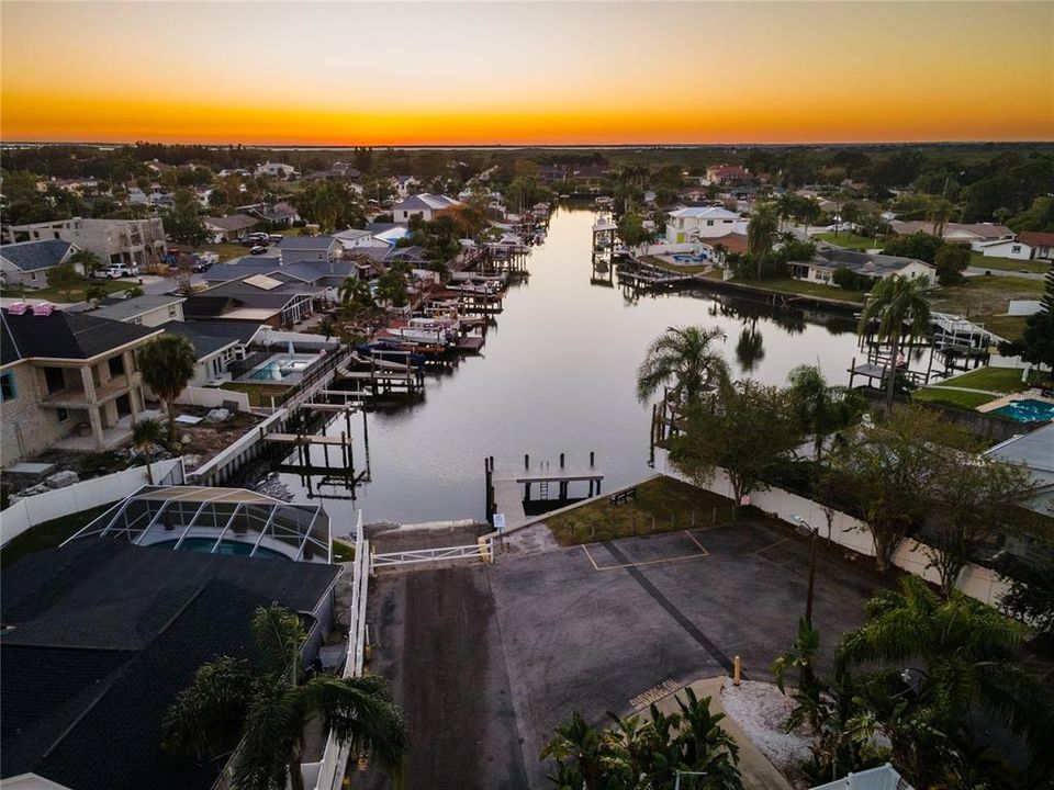 Active With Contract: $649,999 (5 beds, 3 baths, 2782 Square Feet)