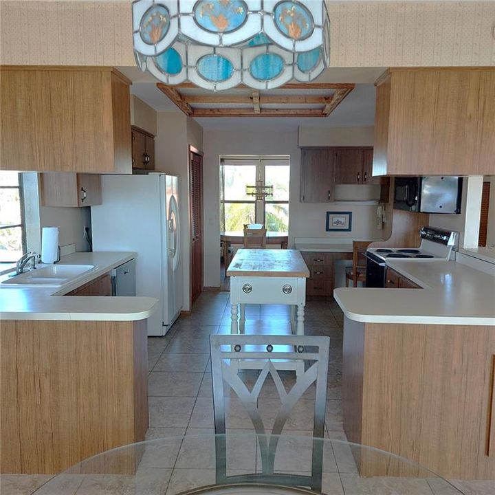 For Sale: $869,000 (3 beds, 2 baths, 2022 Square Feet)